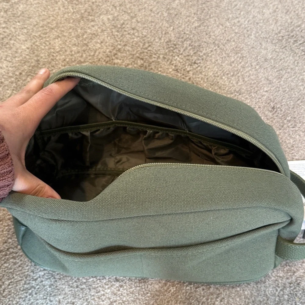 Life Is Good Olive Green Travel Dopp Kit